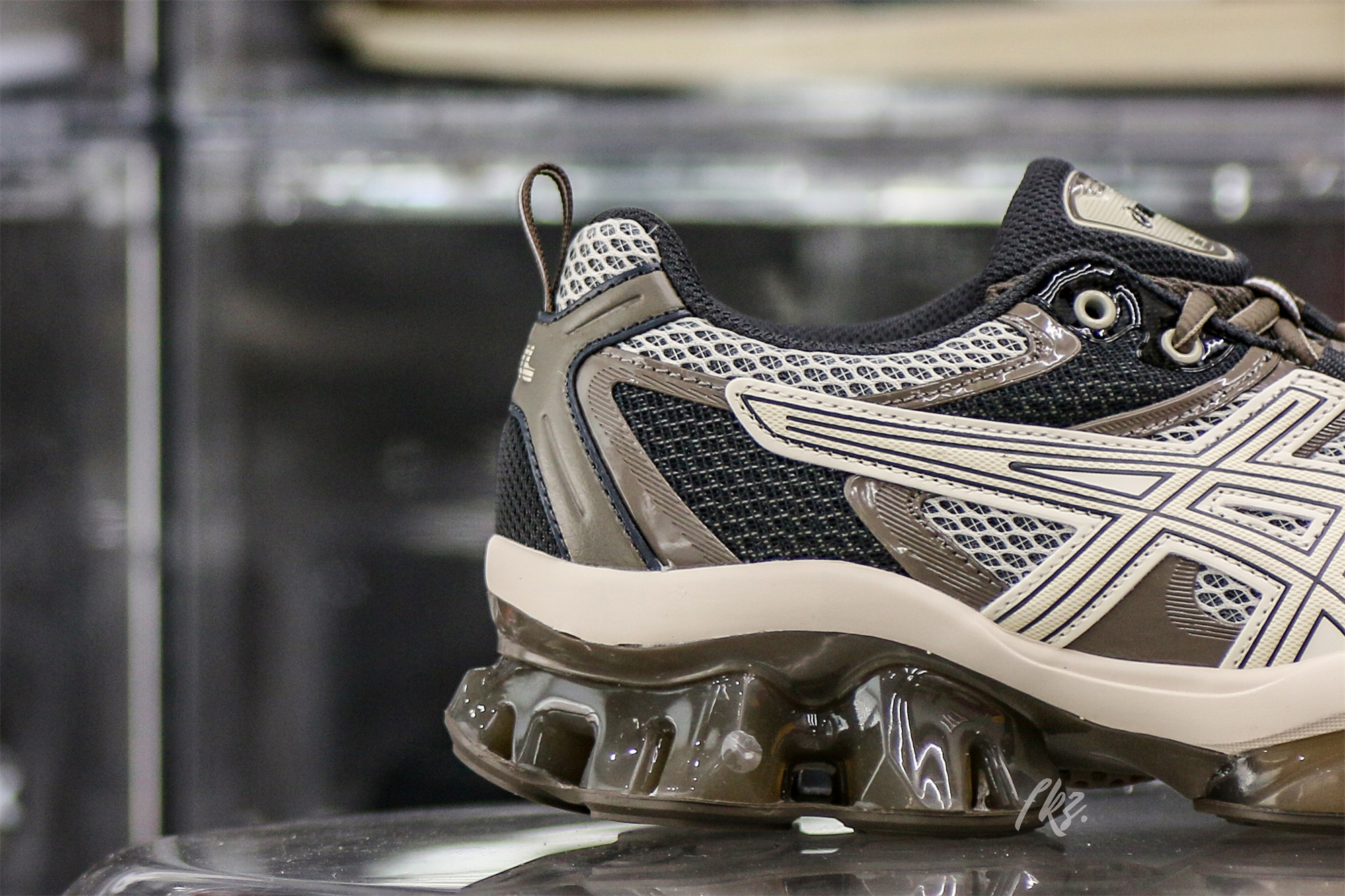 Gel Quantum Kinetic Birch Dark Taupe