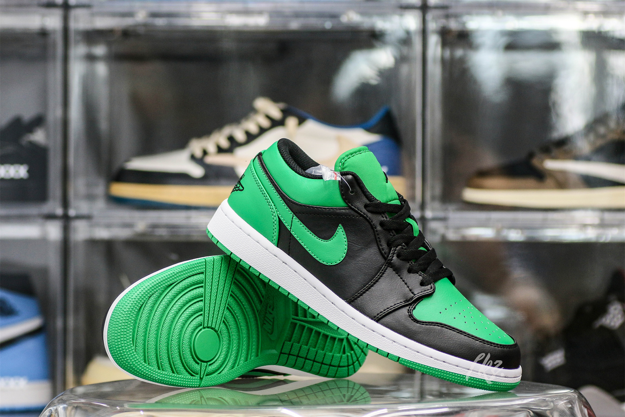 Jordan 1 Low Black Lucky Green