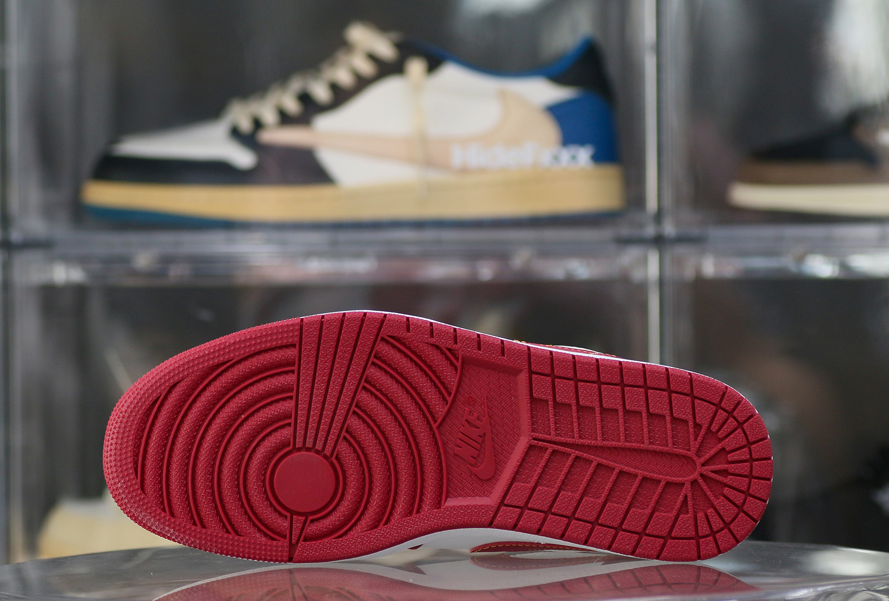 Jordan 1 Low Cardinal Red