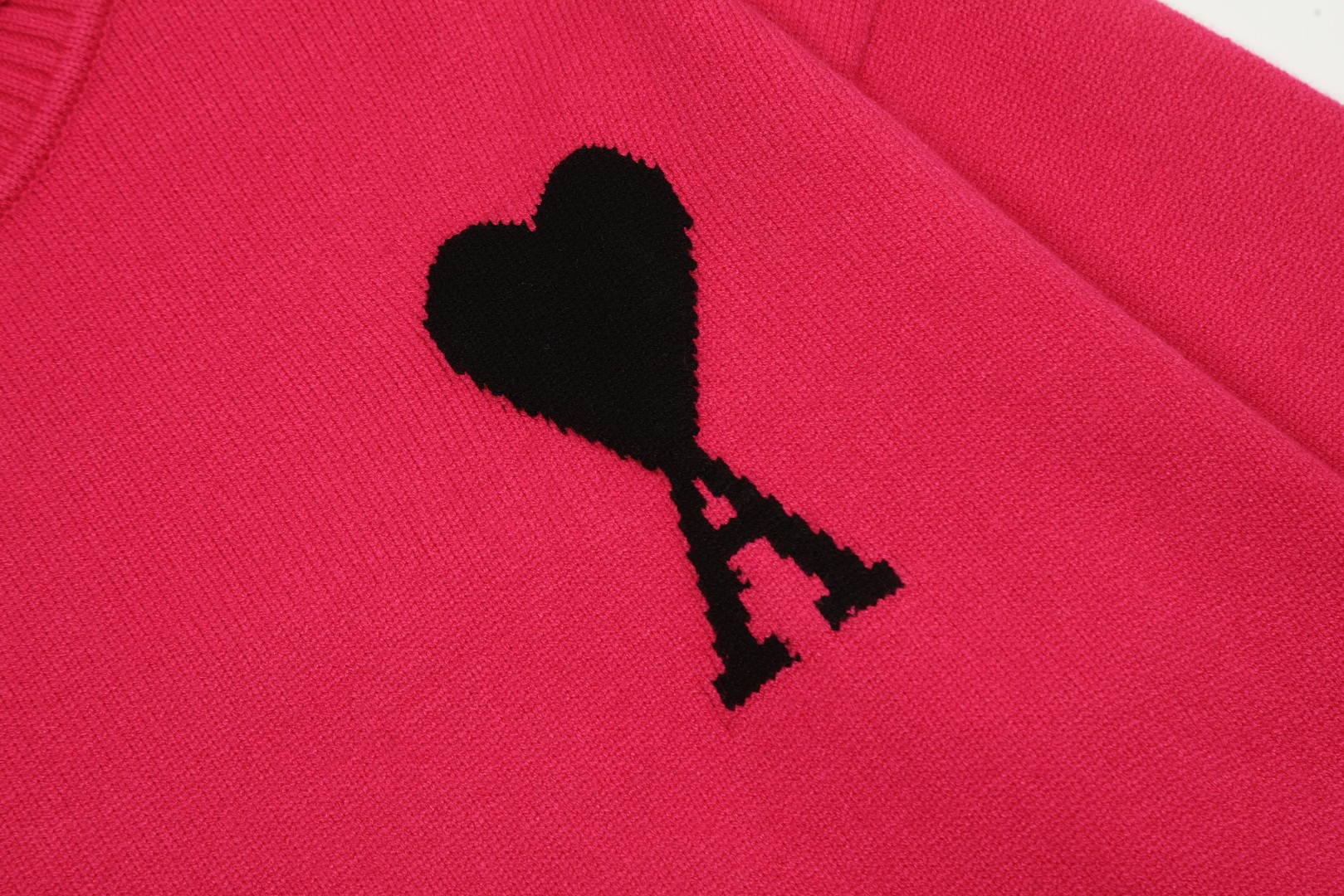 Am1 2024SS classic red jacquard big heart turtleneck sweater