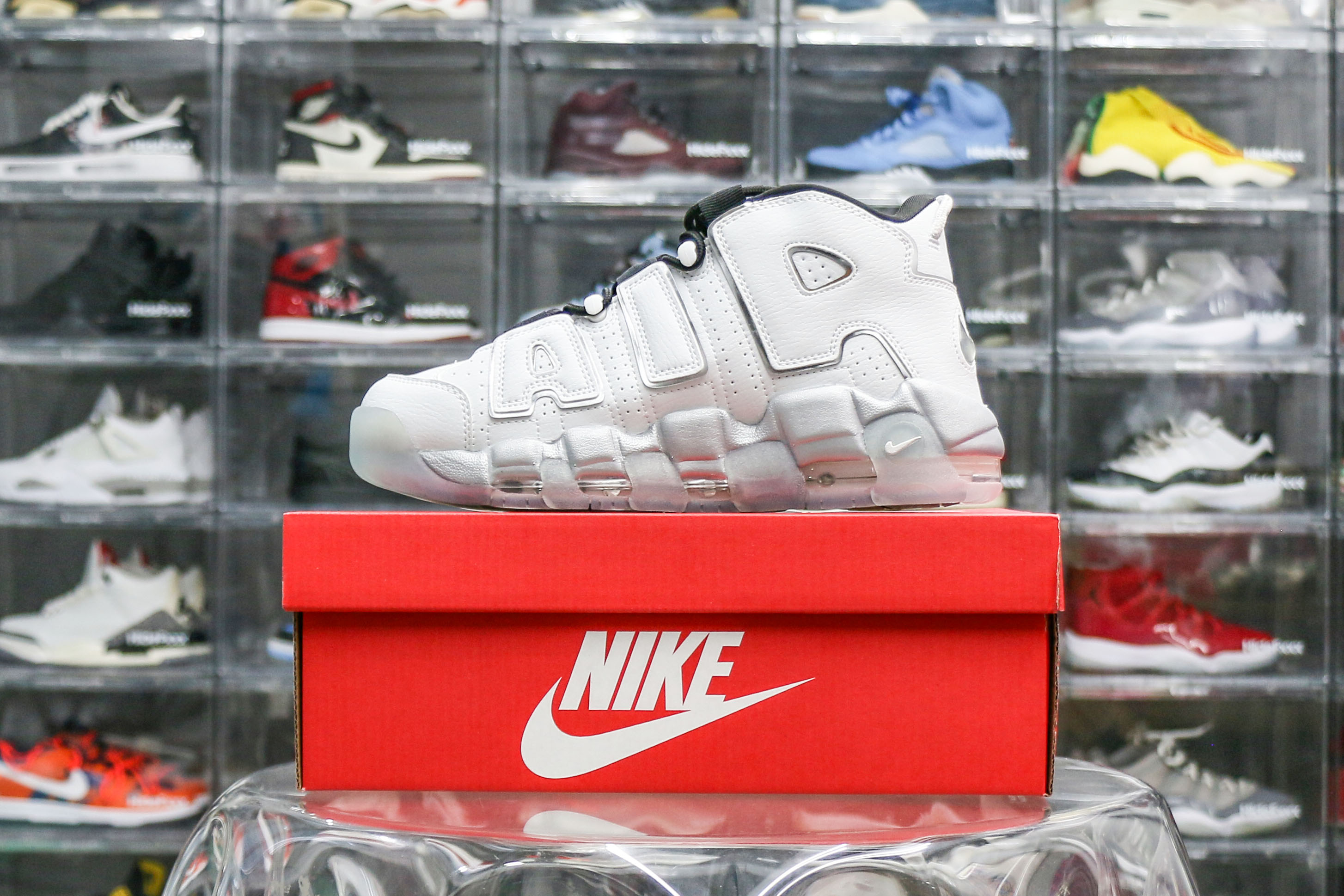 nike air more uptempo se white Ch*0me