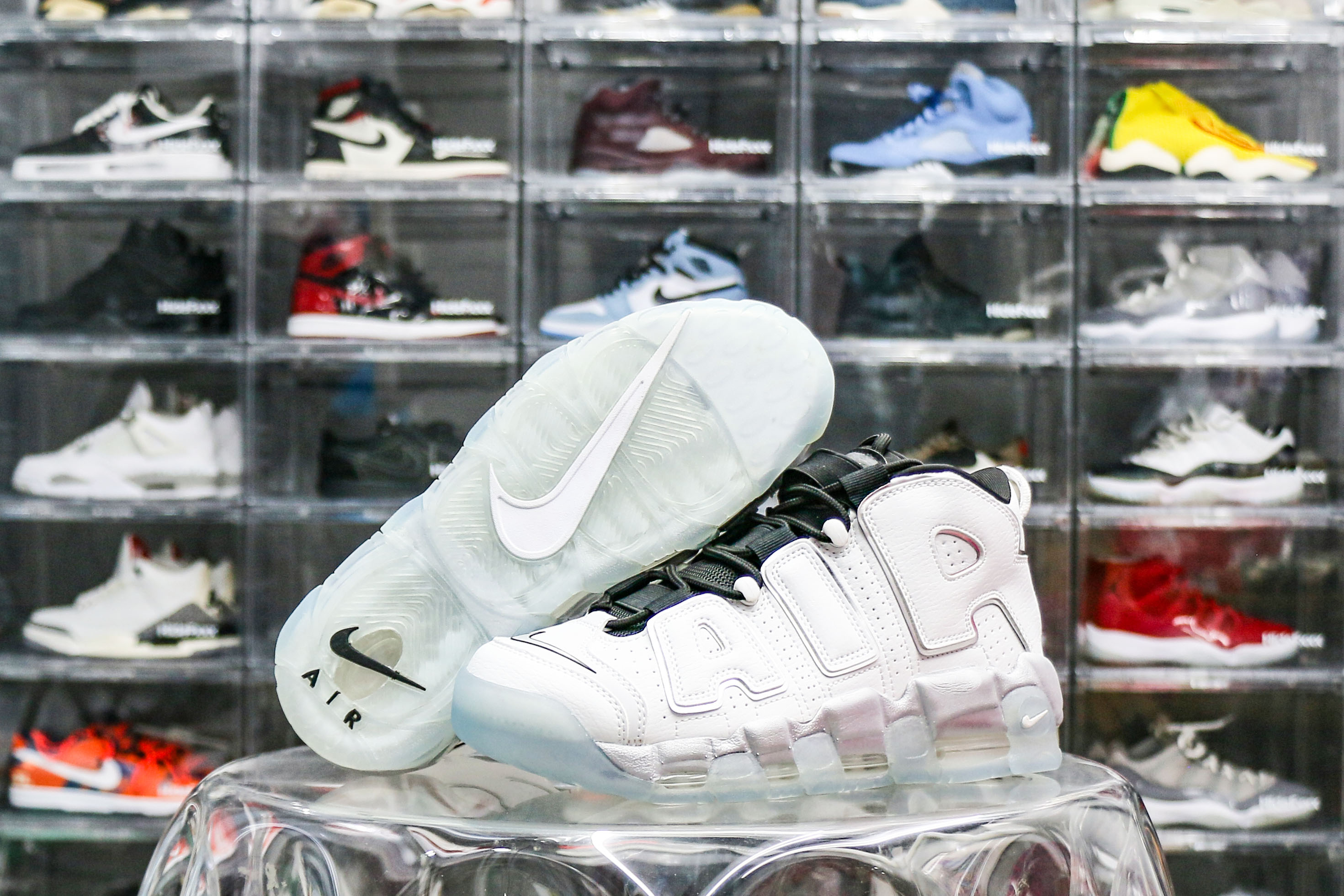 nike air more uptempo se white Ch*0me