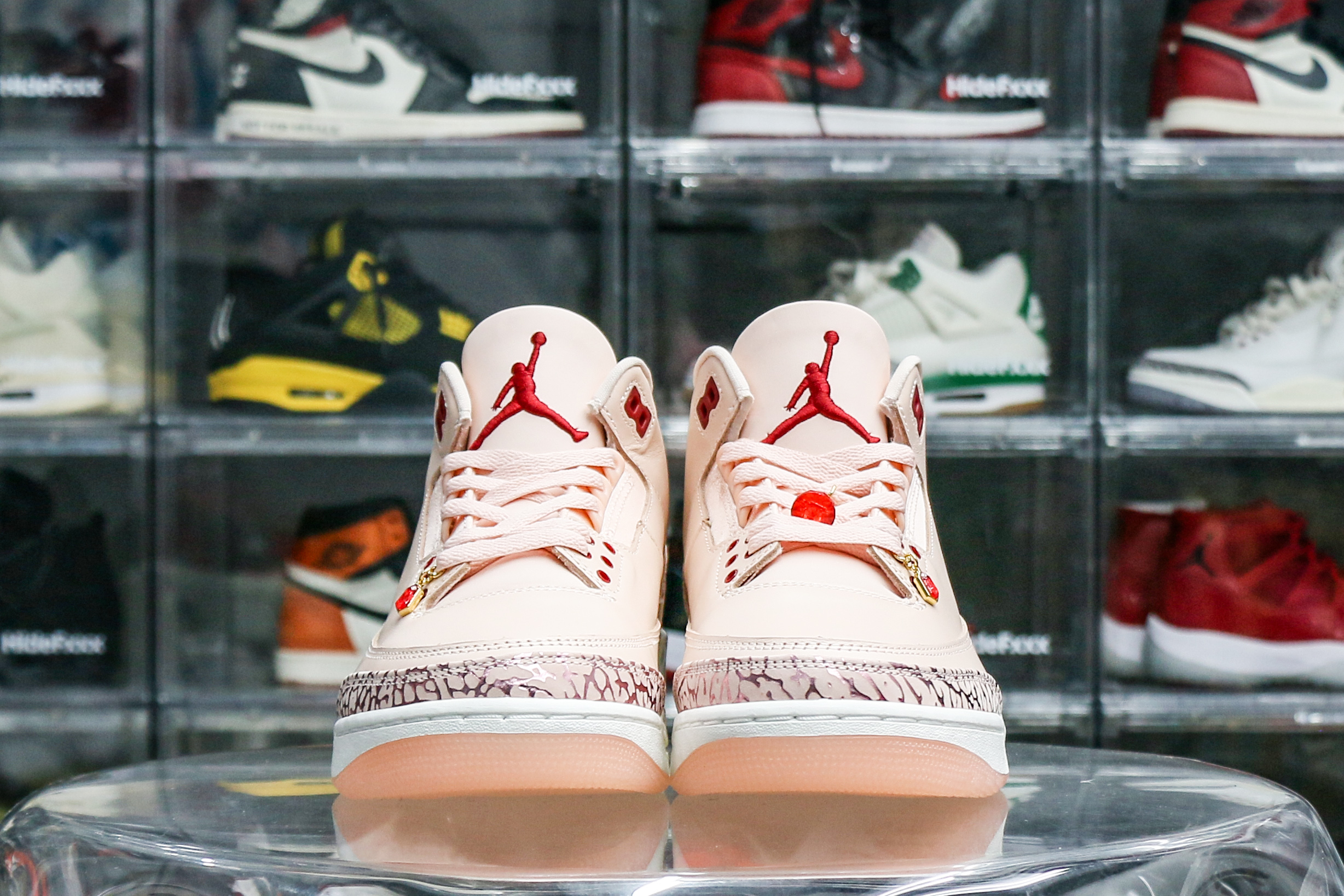 Air Jordan 3 Retro Valentine’s Day WMNS (2025)