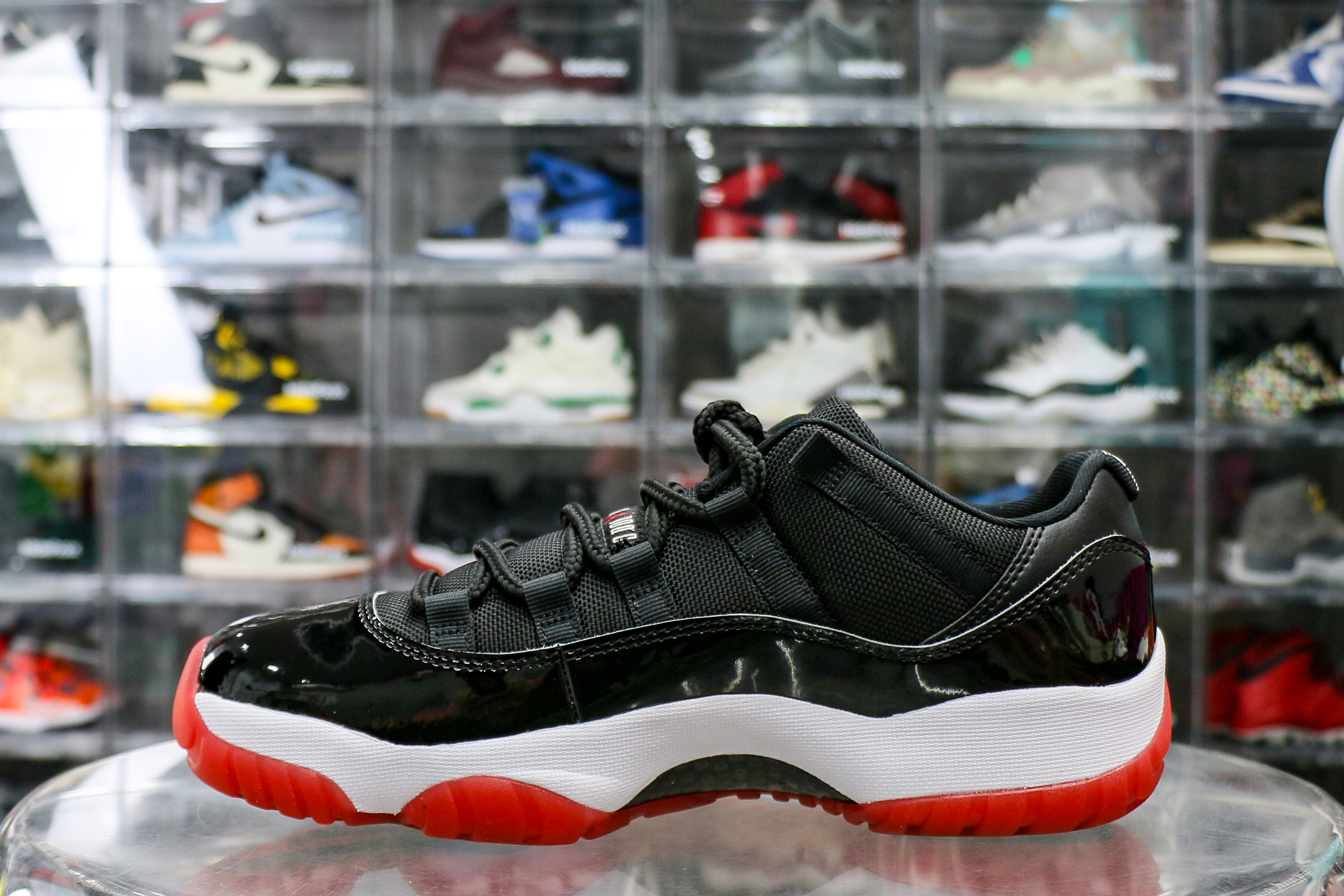 Air Jordan 11 Retro Bred Low 2025 (Ln5 A1)