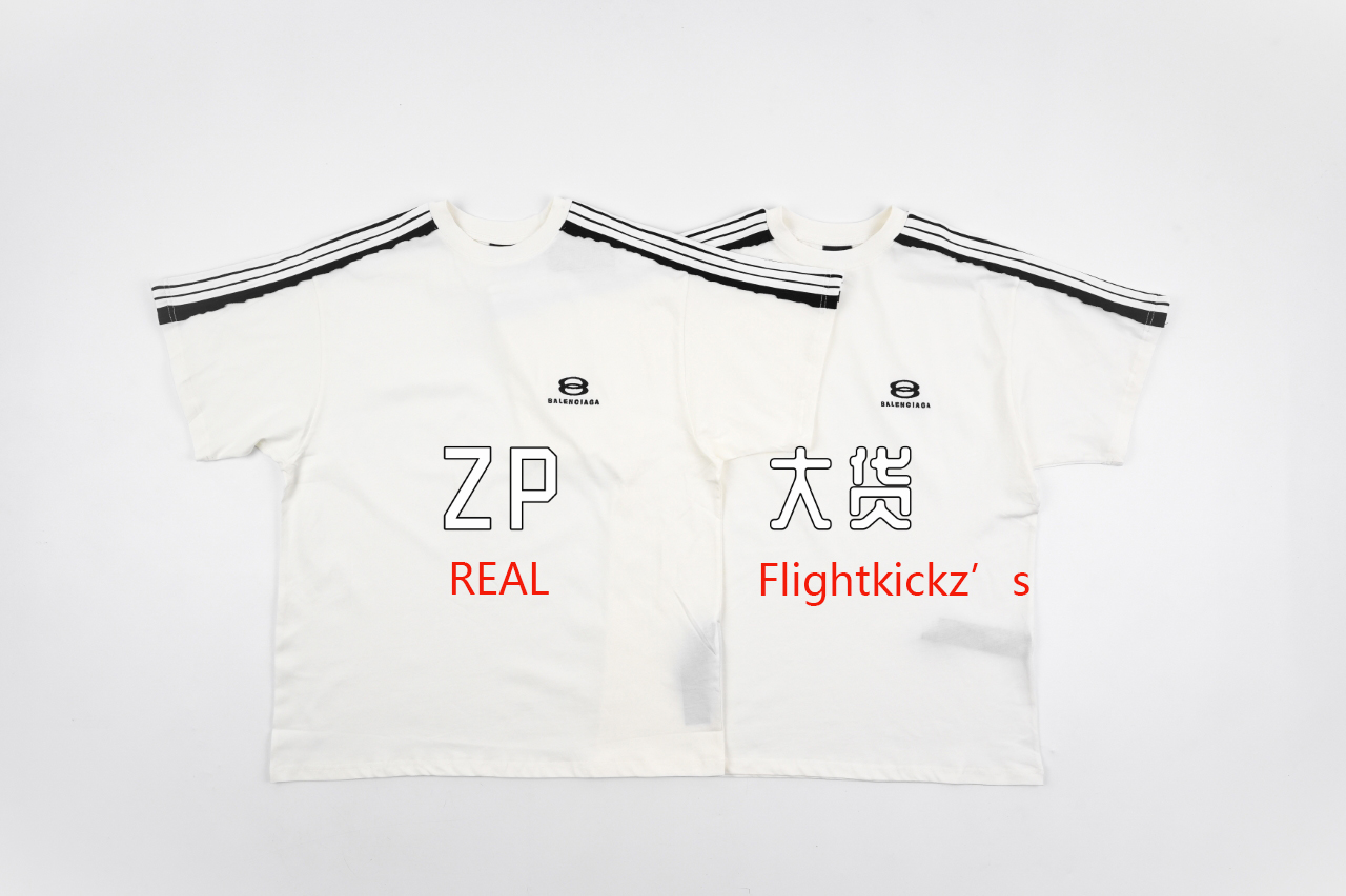 Balanciag@ Unity Sports Icon T-Shirt Oversized in faded black and white Tee