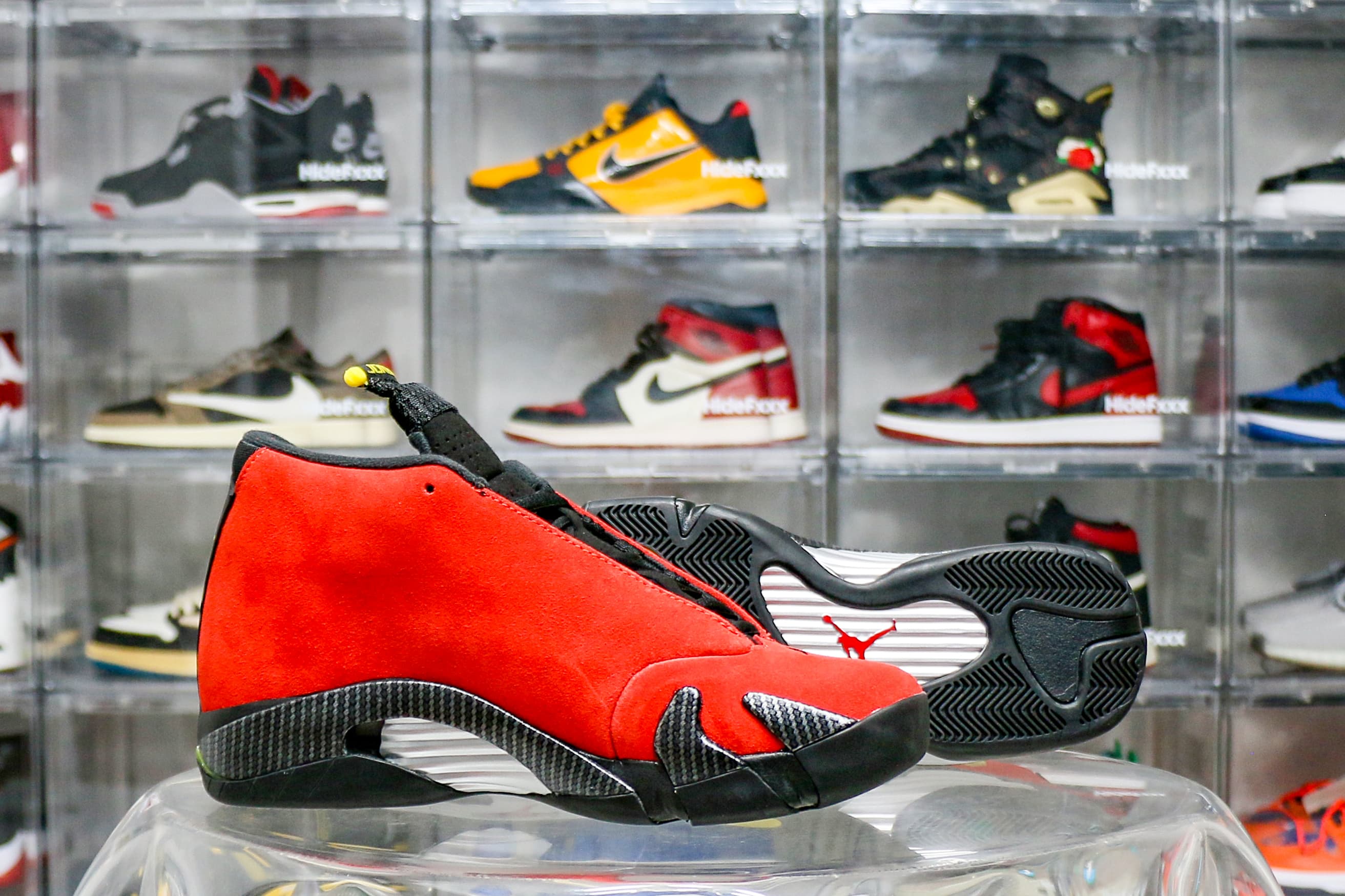 Air Jordan 14 Retro Ferrari 2025 (Ln5 A1)