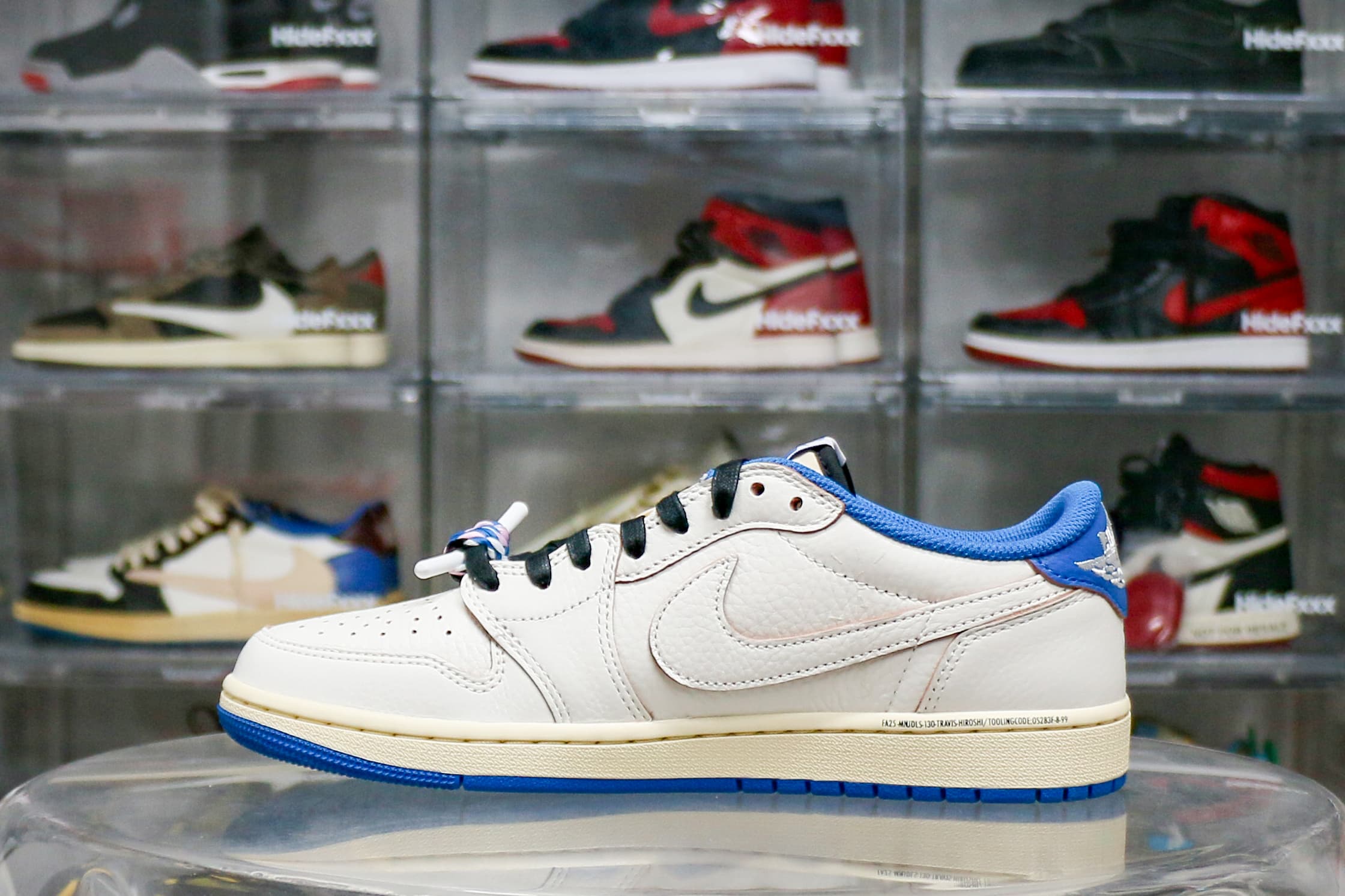 Travis Scott x Fragment x Air Jordan 1 Low OG (Ln5 A1)