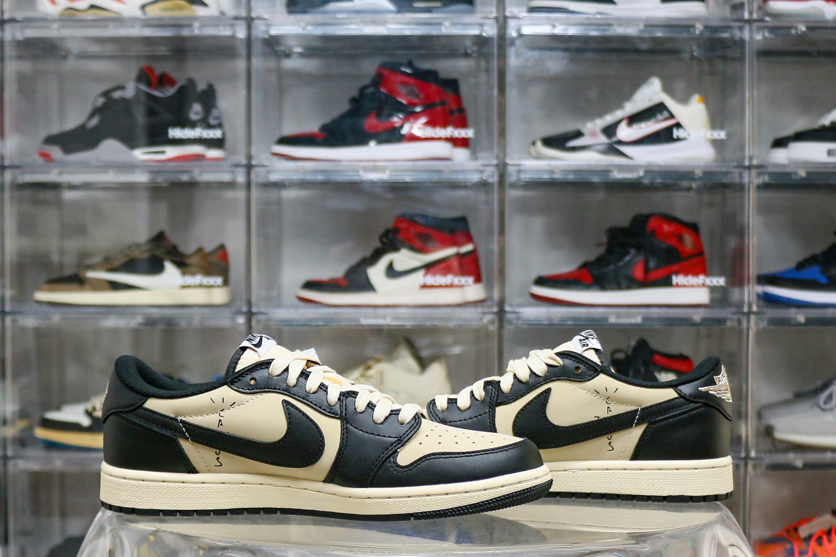 Travis Scott x Air Jordan 1 Retro Low OG Pale Vanilla Custom