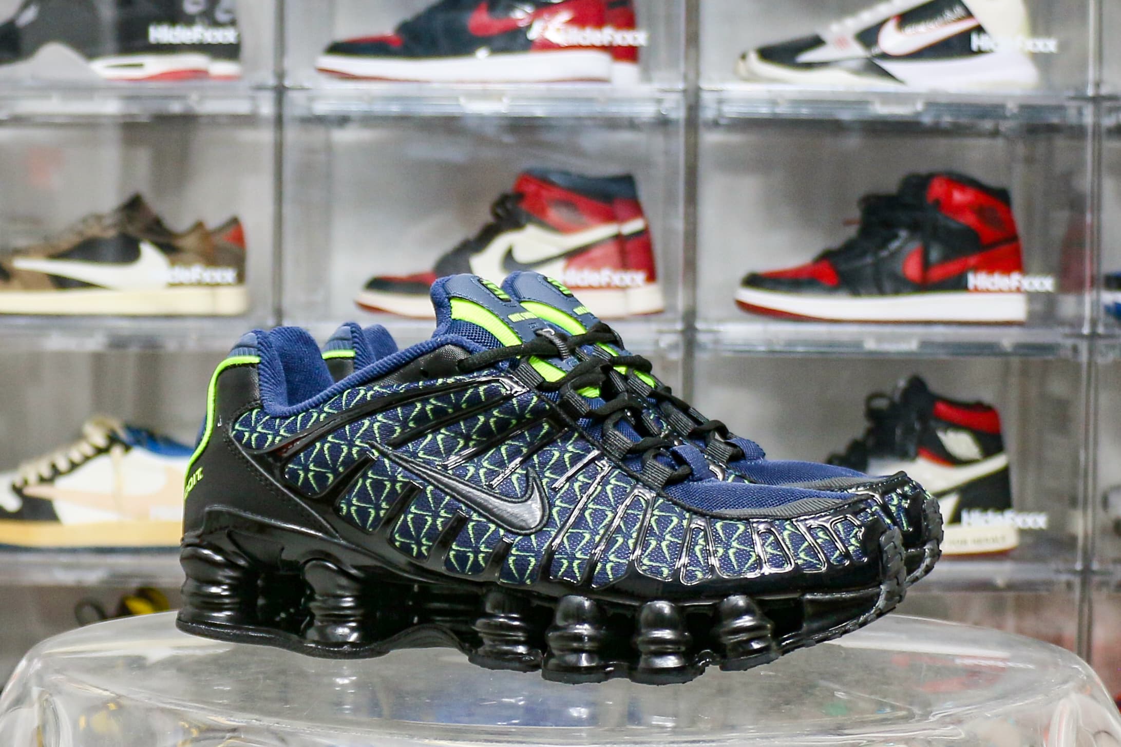 Nike Shox TL Mini Swoosh Obsidian Black Volt